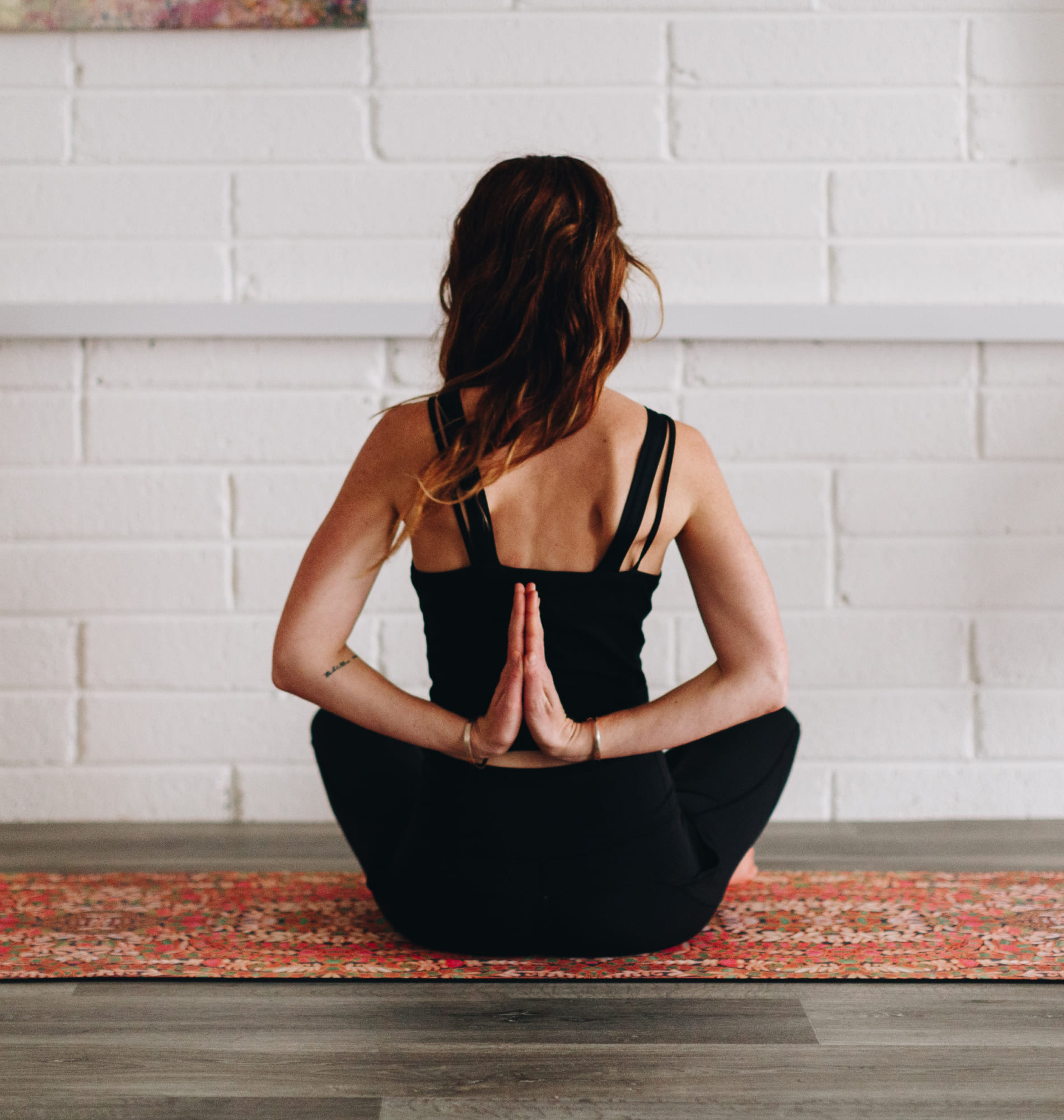 Woman doing yoga service9@2x